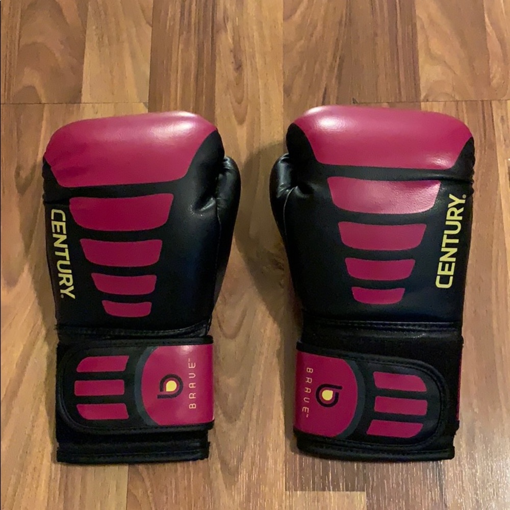 Century Brave Women’s Martial Arts Gloves